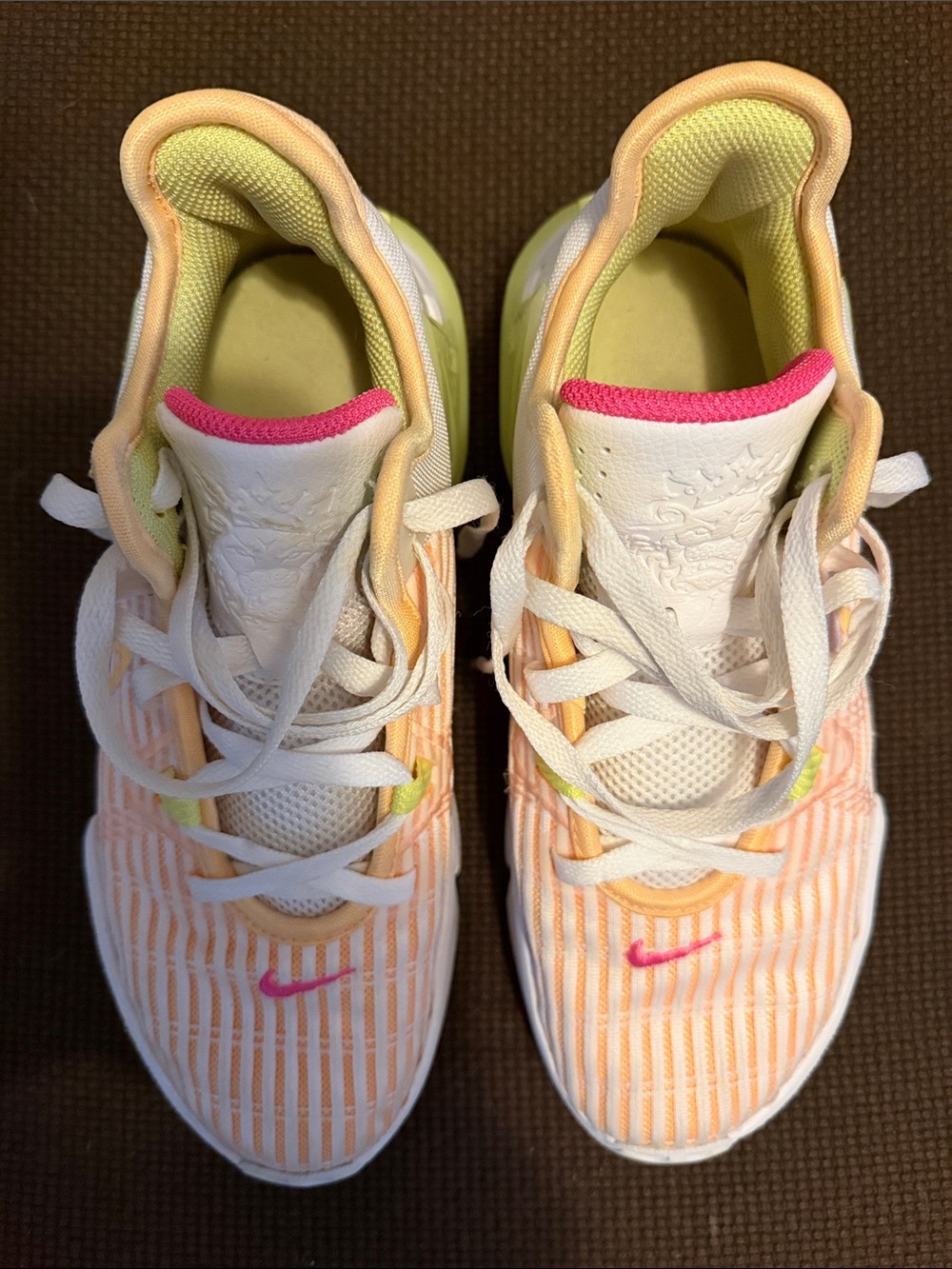Nike Women's React HyperSet volleyball shoe